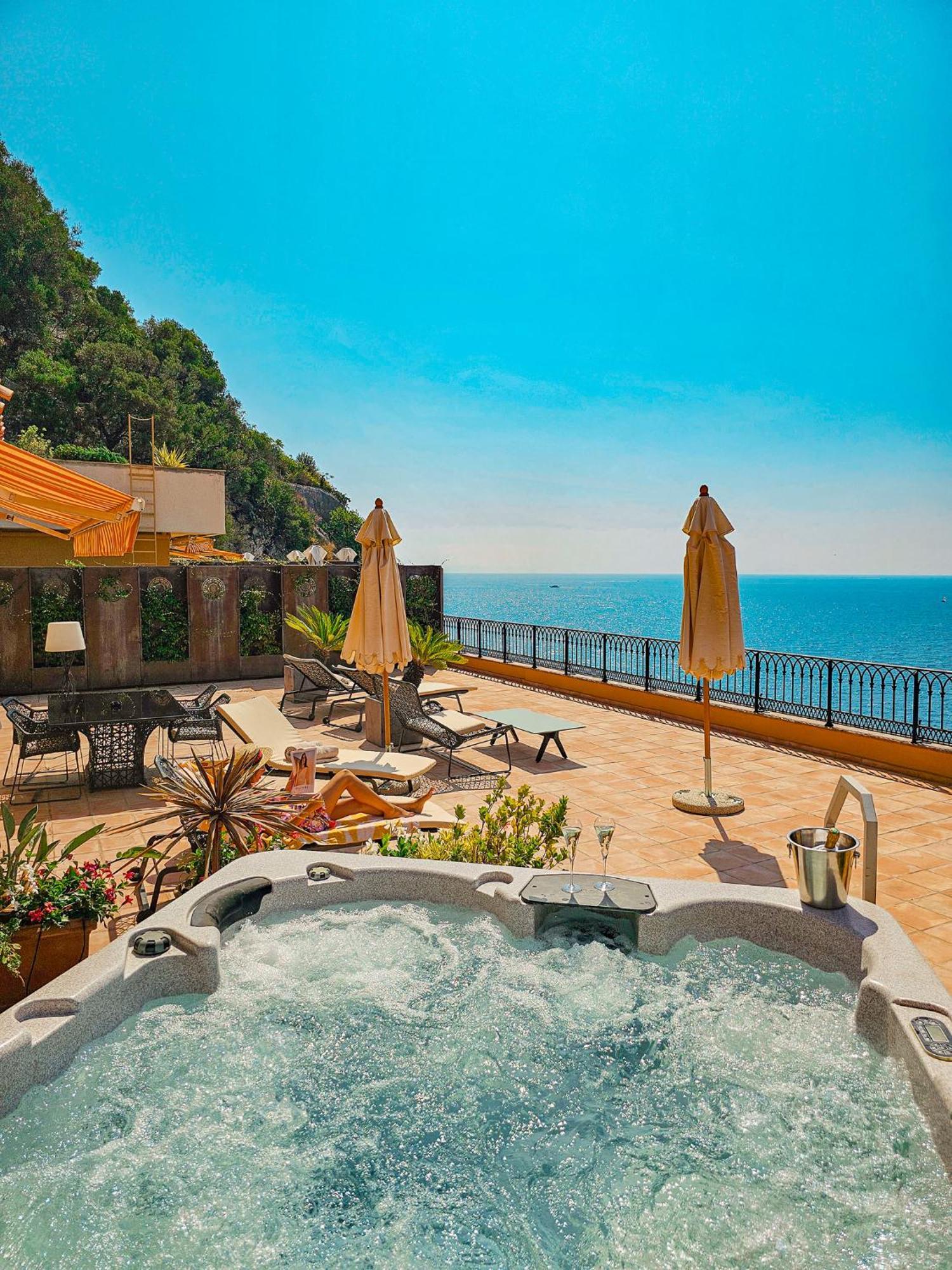 Hotel La Pérouse Baie Des Anges 4*