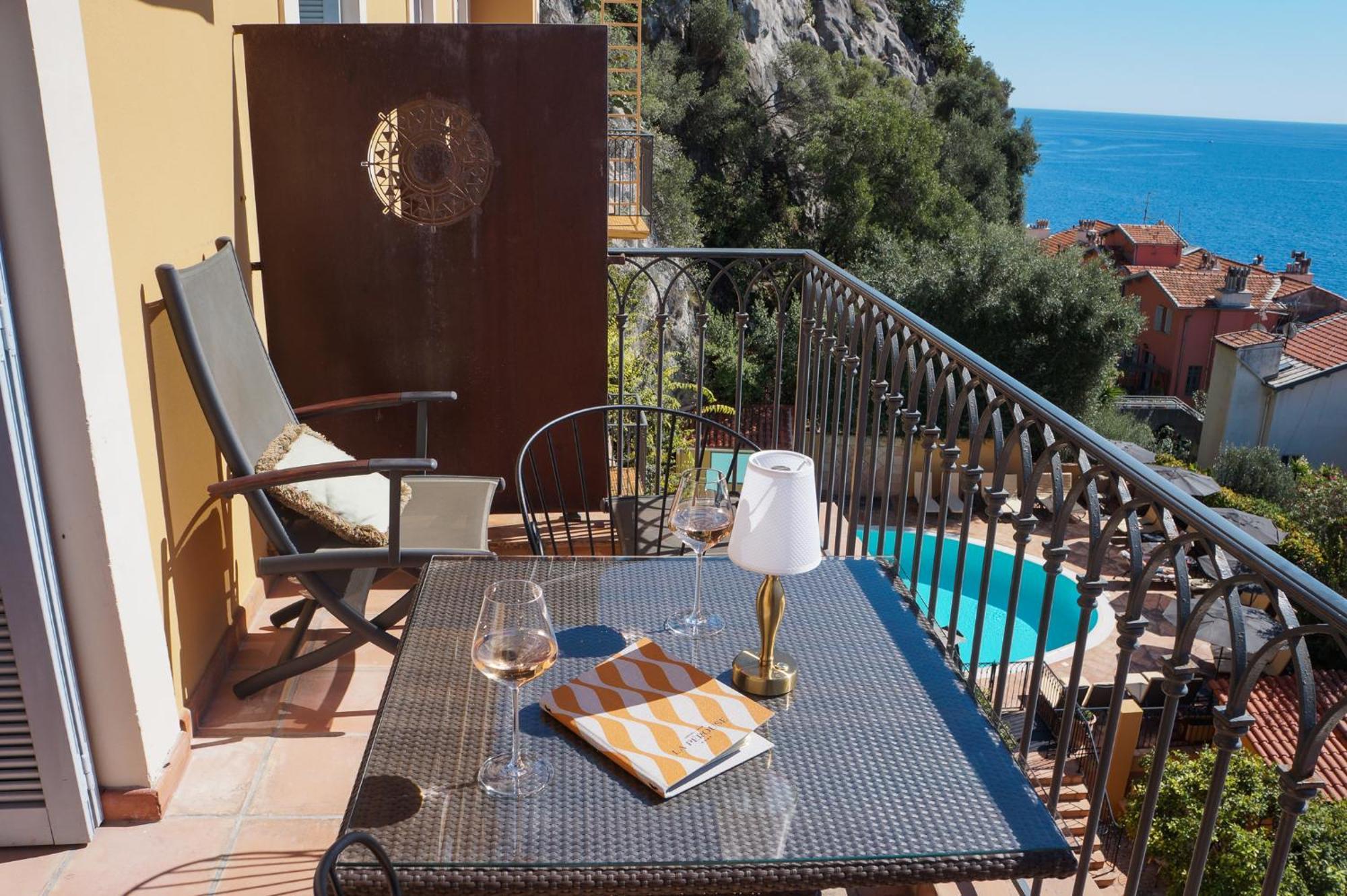 Hotel La Pérouse Baie Des Anges 4*