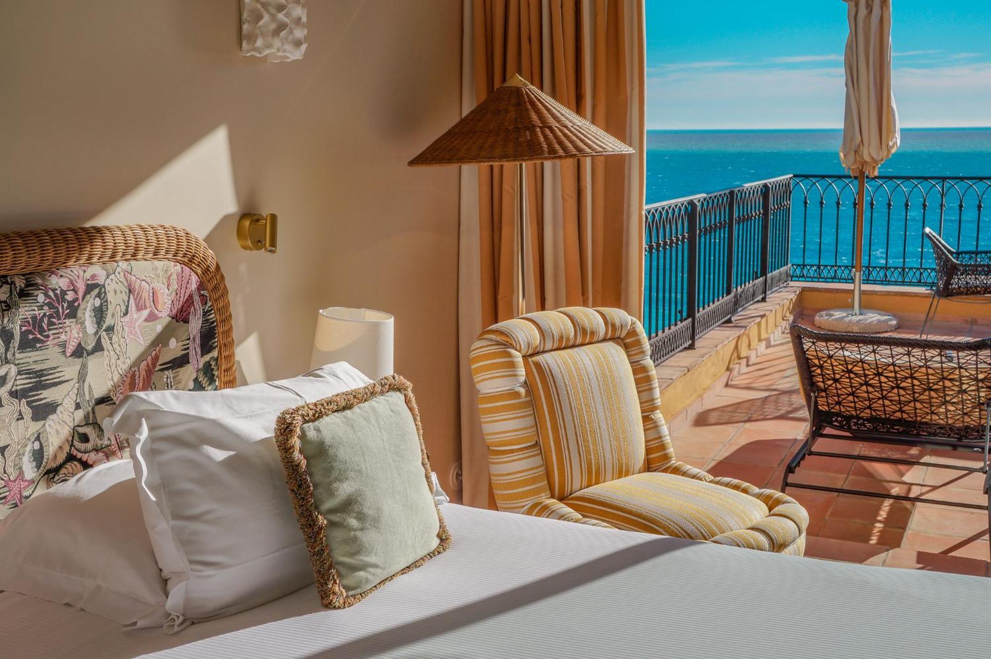 Hotel La Perouse Baie Des Anges
